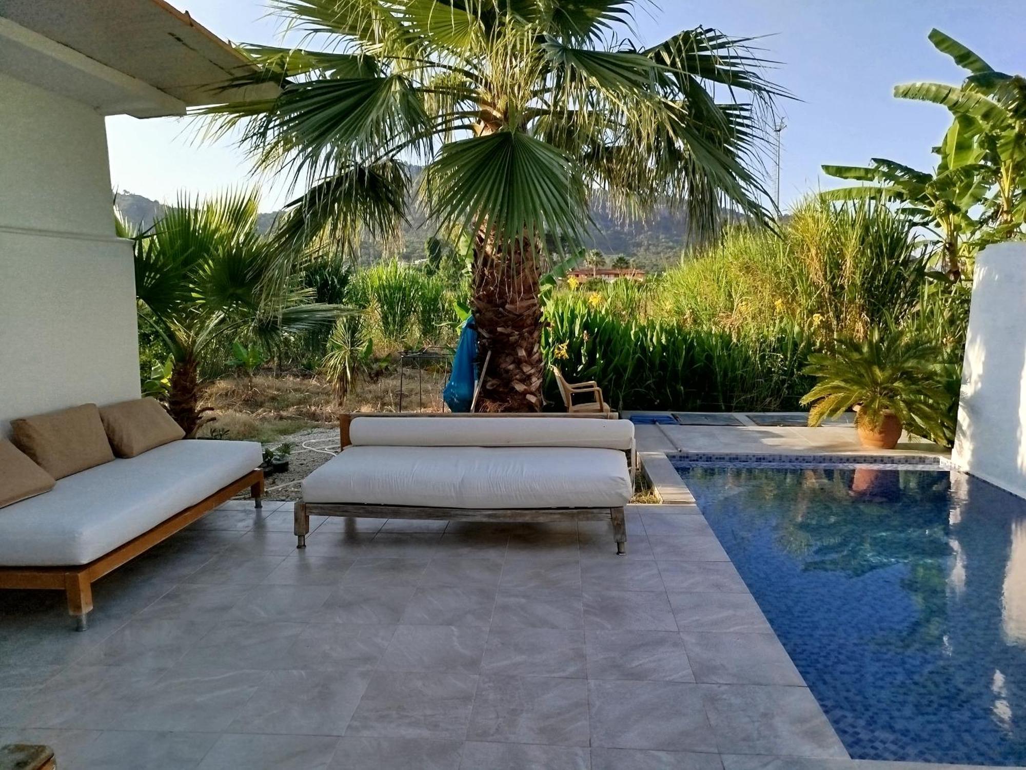 Hotel Kiris Garden
